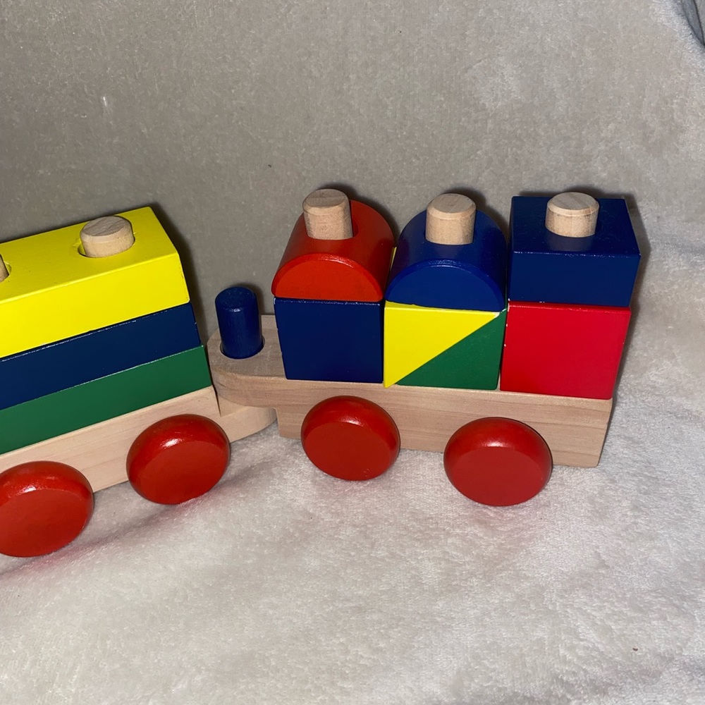 Melissa & Stacking Train - Picture 4 of 7